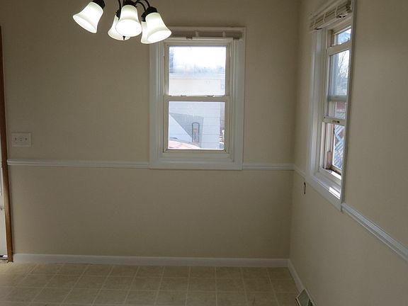 5th image of 2706 Greenway Dr