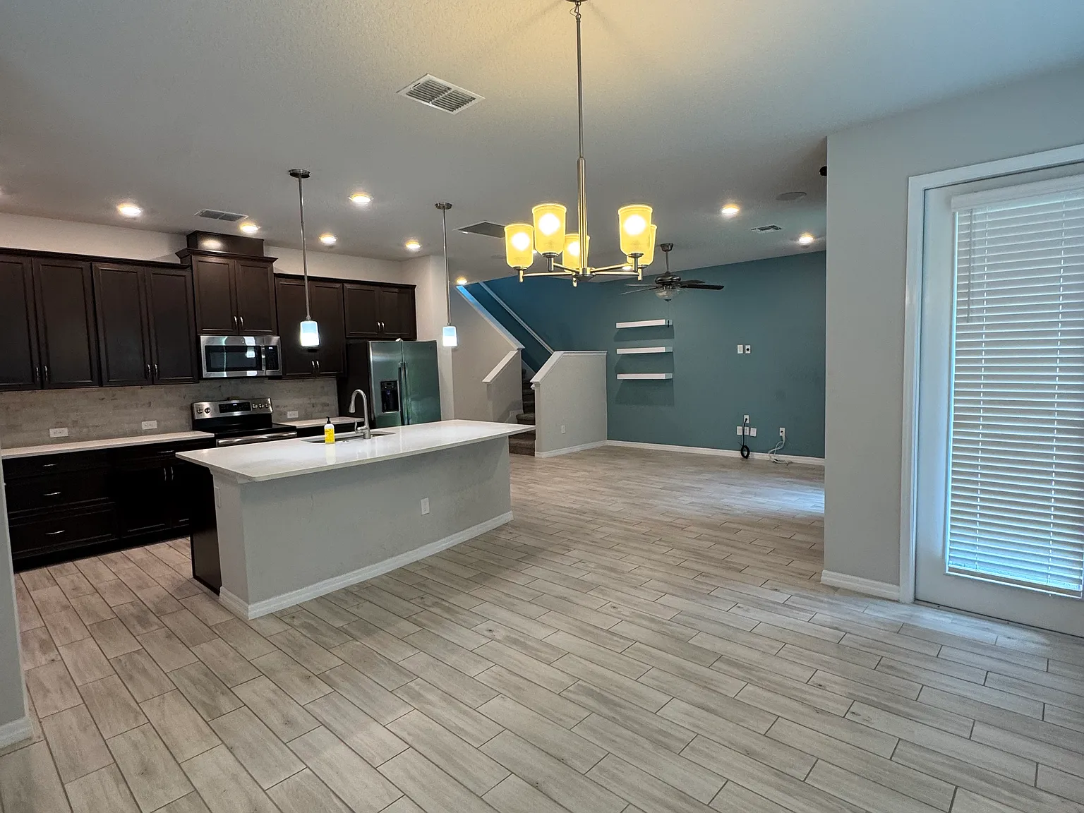 3 bed, 2174 sqft, $2,700 — Photo 4