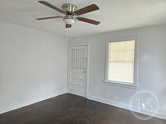 4th image of 3708 Montgomery St