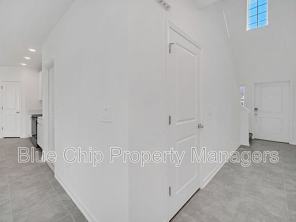 5th image of 1606 Reservoir Pl