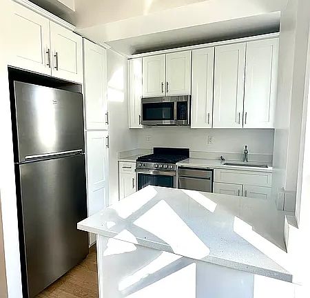 5th image of 850 Amsterdam Ave APT 2F