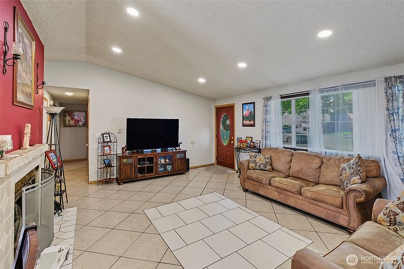4th image of 819 Walker Avenue