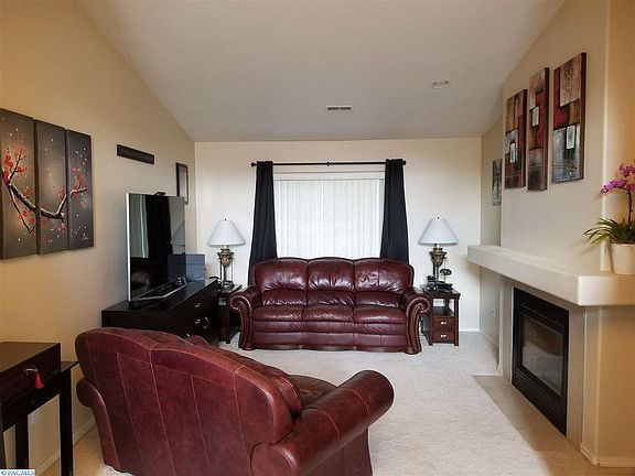 4th image of 2501 Papyrus Ct