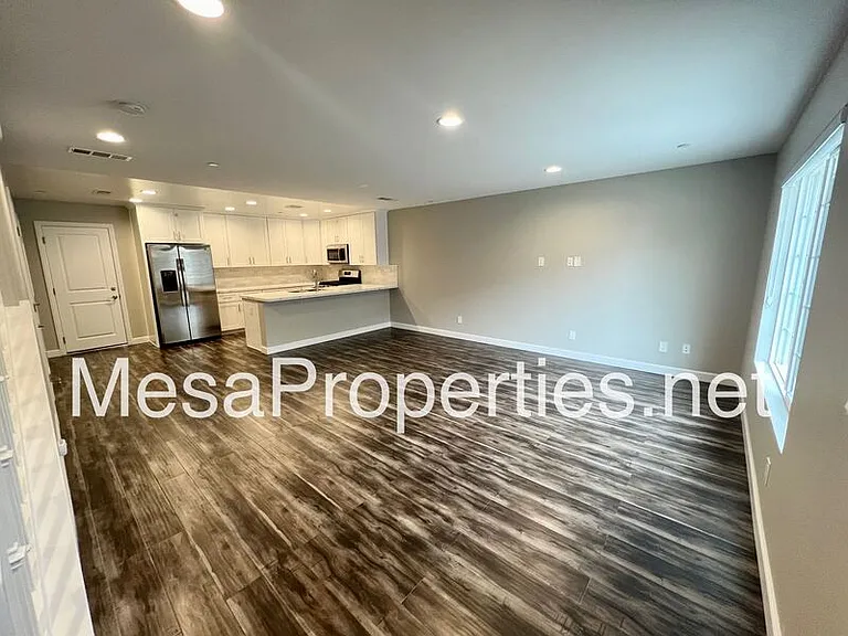 16408 Valencia Ave #311 — Photo 6