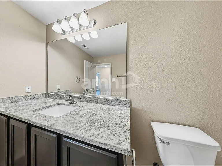 1012 Keystone Ct — Photo 16