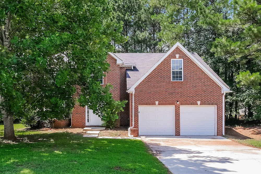 4 bed, 2.5 bath, 2814 sqft, $2,380 — Photo 4