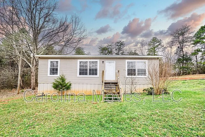 3 bed, 2.0 bath, 1000 sqft, $1,250 — Photo 1