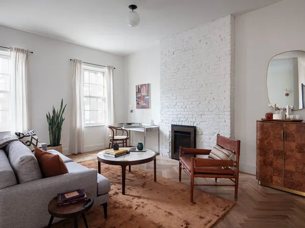 463 West 24th Street image 2 of 13