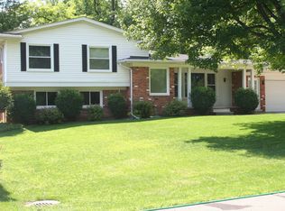 940 Lynndale Dr, Rochester Hills, MI 48309