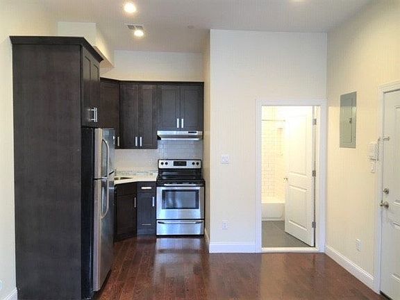 2nd image of 208 W 138th St APT 4