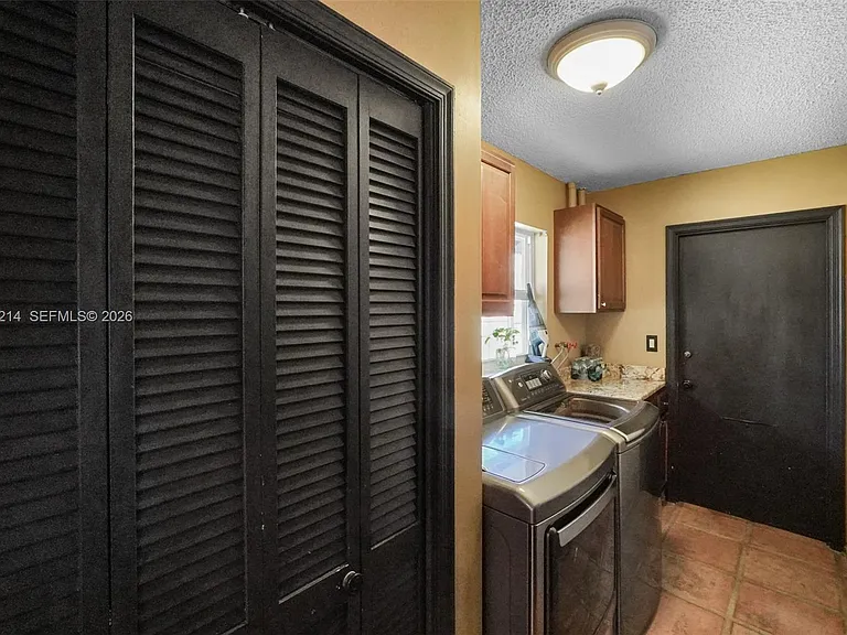 6975 Bianchini Cir — Photo 25