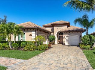 7418 Lantana Cir, Naples, FL 34119