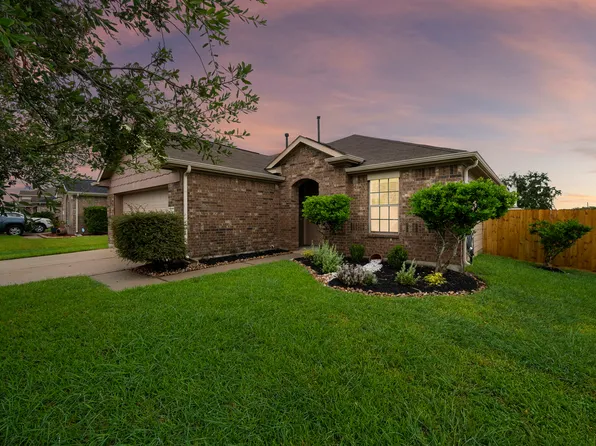 114 Mustang Stampede Dr, La Marque, TX 77568