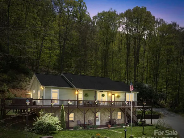 325 Belvedere Dr, Bakersville, NC 28705