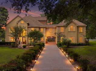 200 Creekside Ct, Sealy, TX 77474