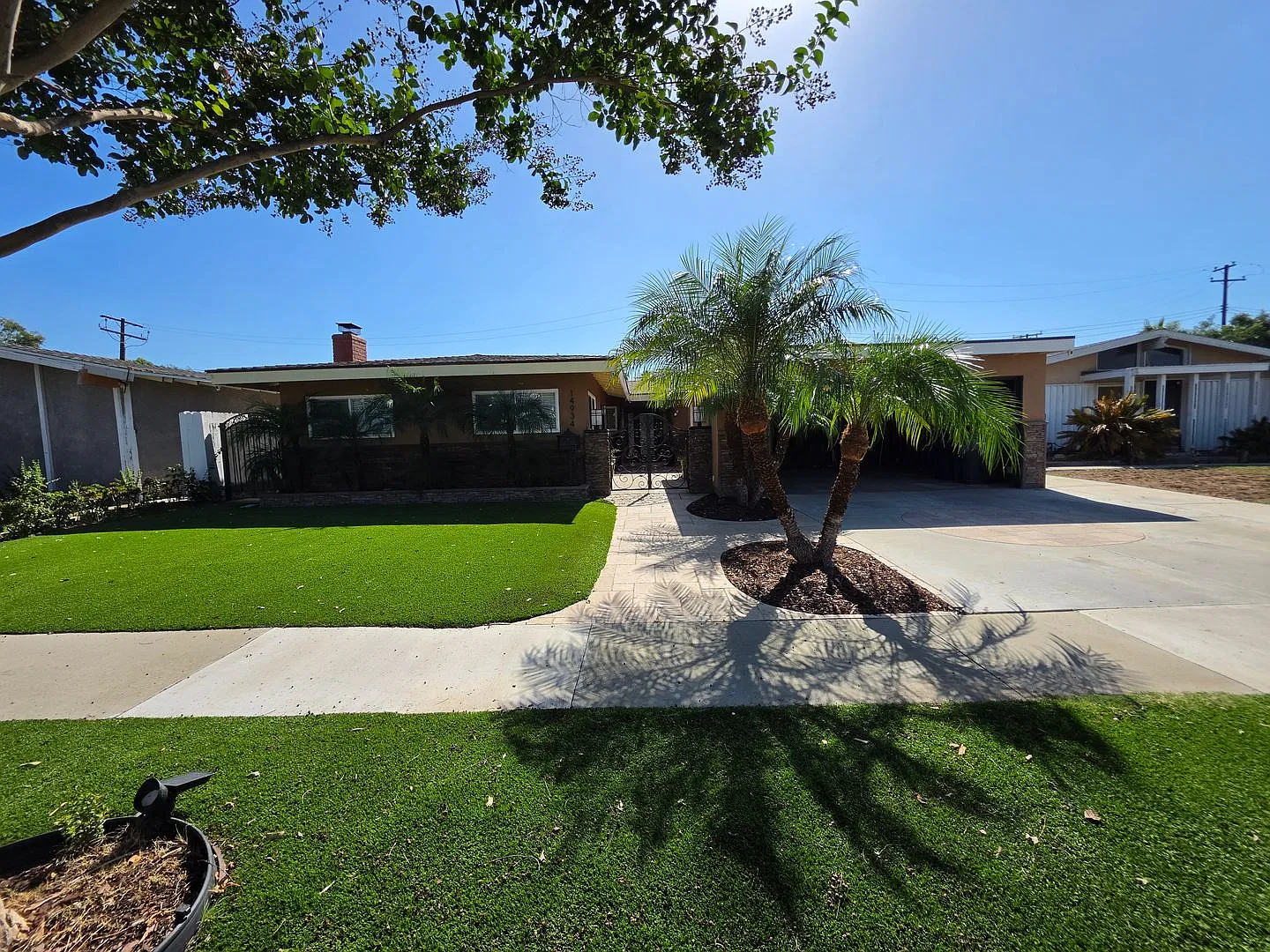 Gorgeous Upgraded 4 Bed, 2 Bath Home for Lease — Photo 3