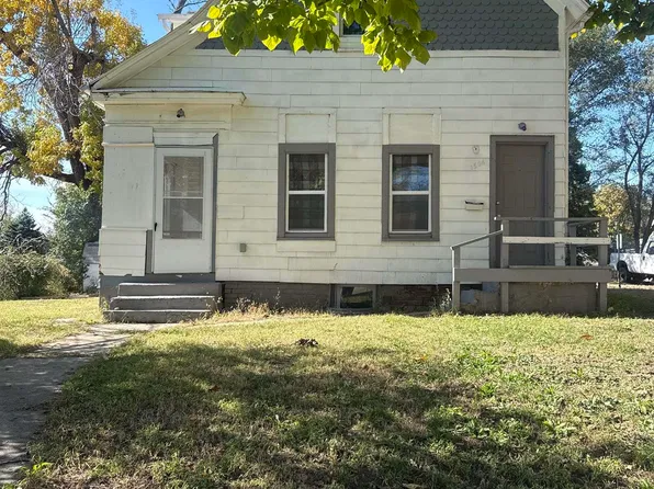 1506 Military Ave, Omaha, NE 68111