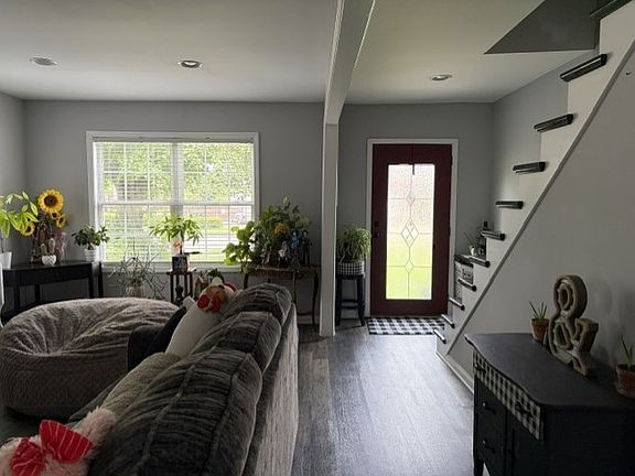 2nd image of 1208 Main St