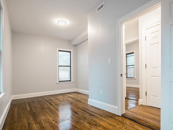 5th image of 344 Saratoga St #1