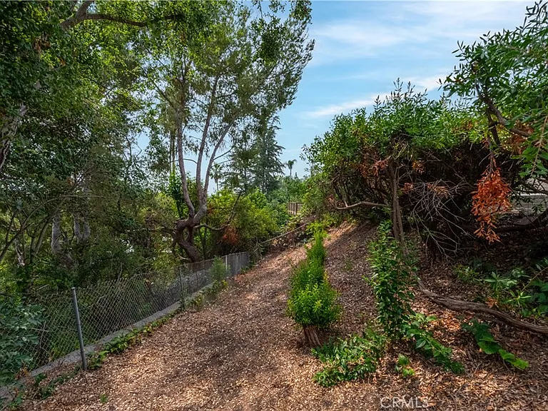 24221 Hatteras St — Photo 49