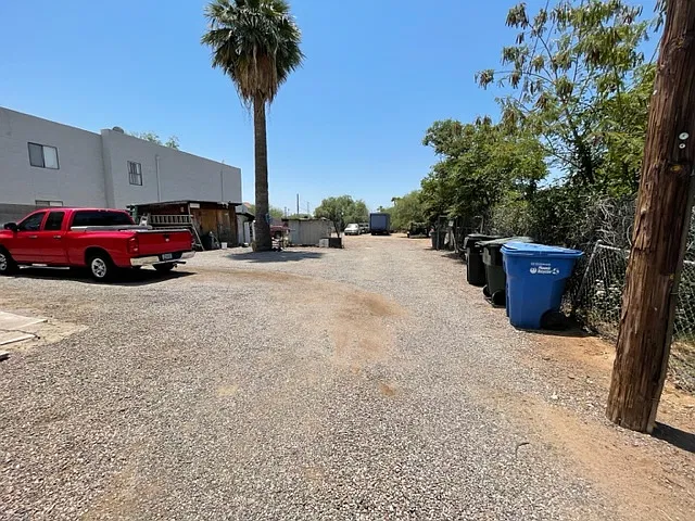1 bed, $889 — Photo 2