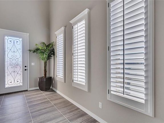3rd image of 12884 Haxby St