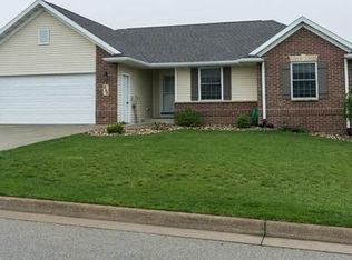 246 Bryn Dr, Peosta, IA 52068