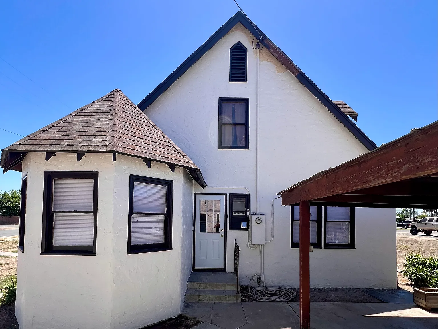 2 bed, 1398 sqft, $1,995 — Photo 3