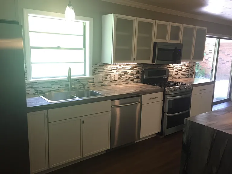 1911 Roosevelt Dr — Photo 5