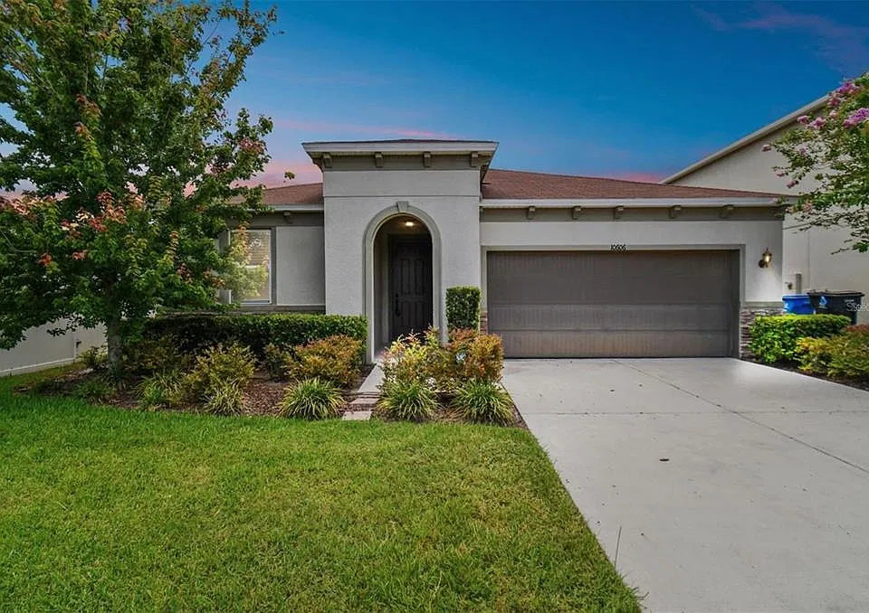 10606 Laguna Plains Dr