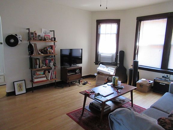 2nd image of 4800 N Hermitage Ave #2B