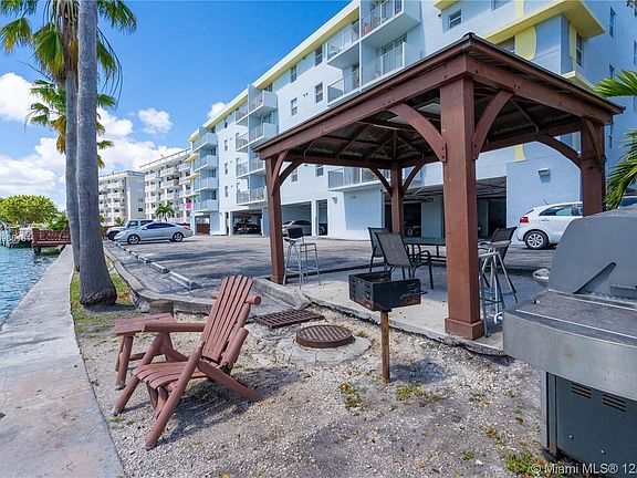 4th image of 80 S Shore Dr APT 502