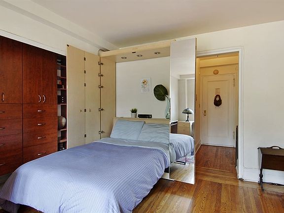 3rd image of 100 7th Ave #4E