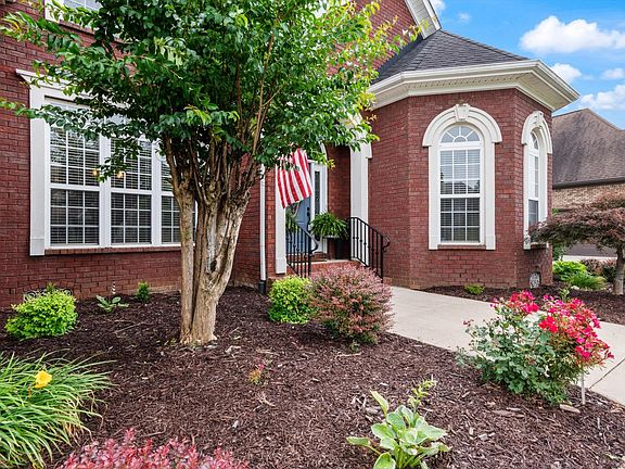 4th image of 2814 Craythorne Dr