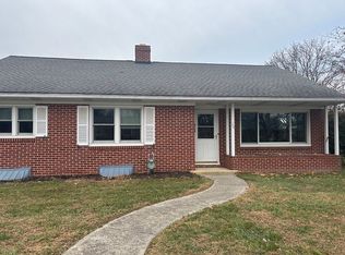 26 Pennsylvania Ave, Littlestown, PA 17340