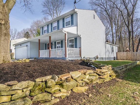 4th image of 7834 Castle Rock Dr NE