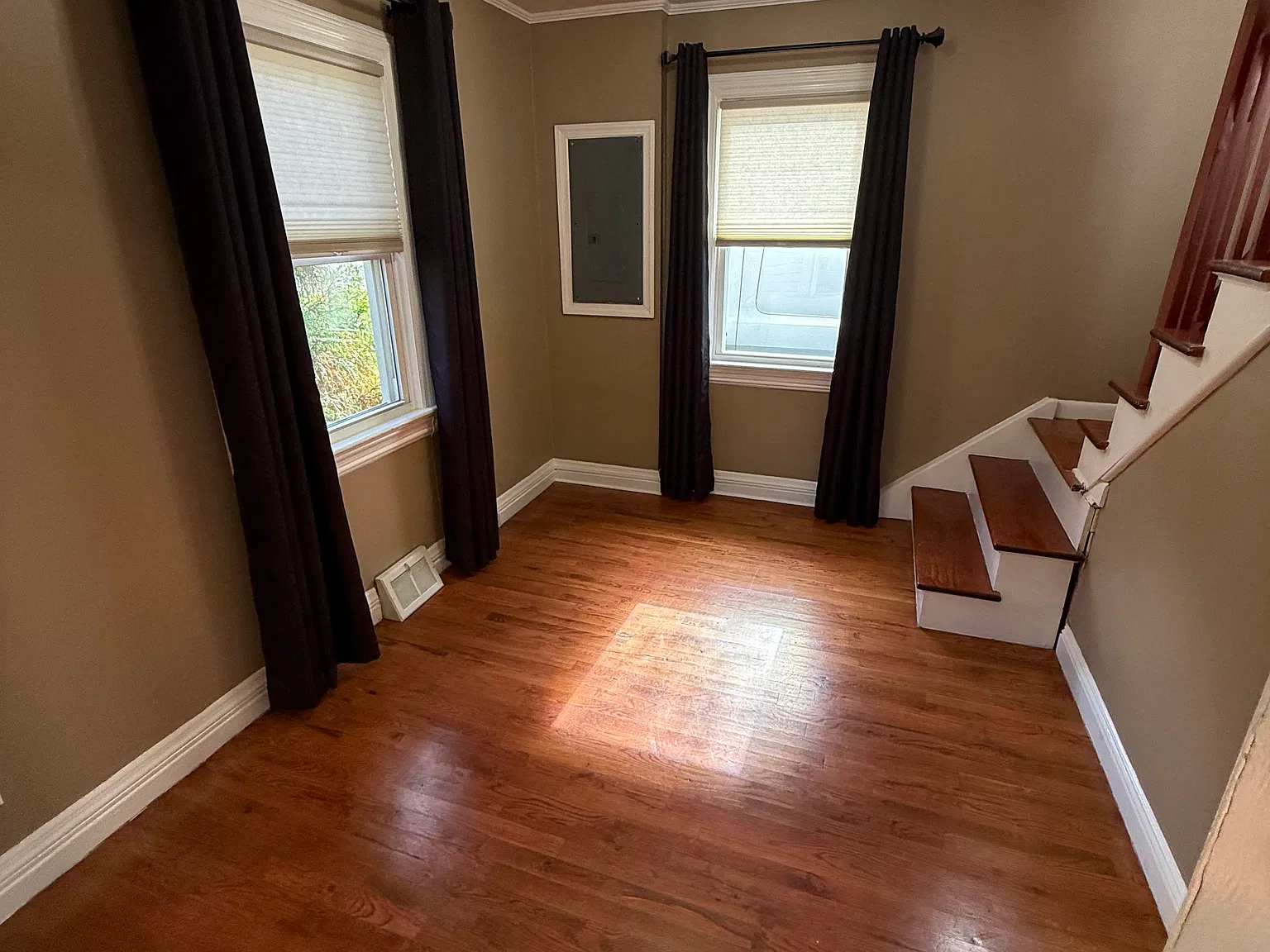 3 bed, 1183 sqft, $3,300 — Photo 4