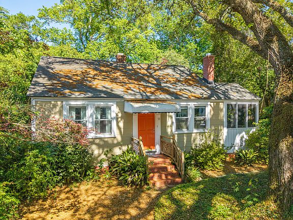 4th image of 58 Avondale Ave