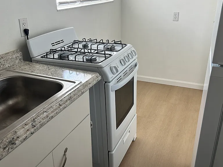 845 Bancroft Way #L — Photo 9