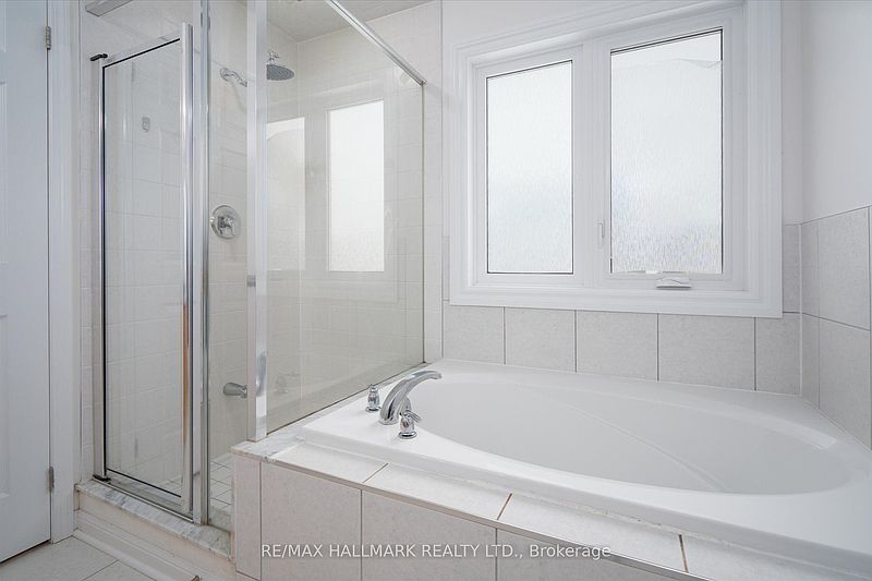 Toronto House for rent - 4 Bedrooms — photo 19
