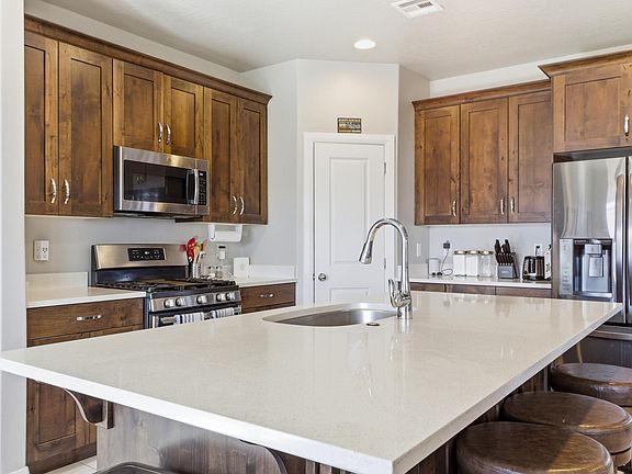 3rd image of 1029 N Casitas Hill Loop