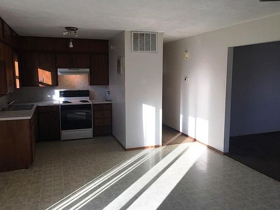 3rd image of 2251 N Drury Ave