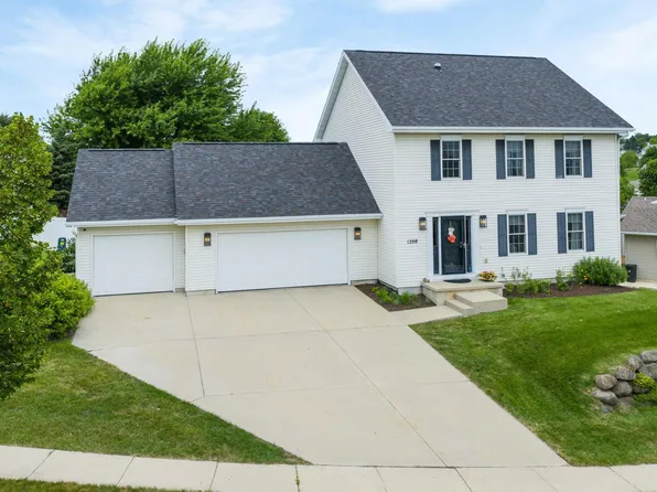 1208 Temple Dr, Mount Horeb, WI 53572