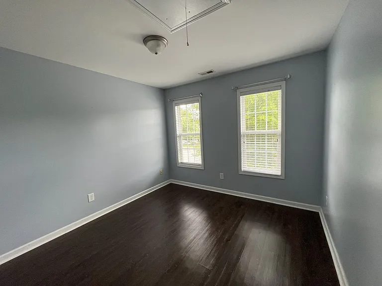 783 Hay River St — Photo 21