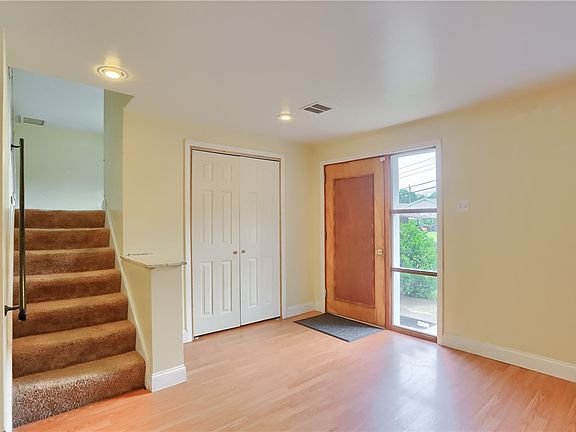 4th image of 106 Leghorn Dr