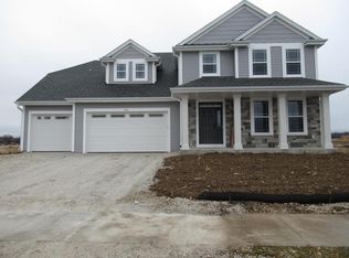 1556 Bluestem Trl, Oconomowoc, WI 53066