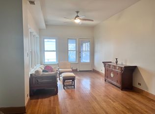 549 W Belmont Ave #B, Chicago, IL 60657