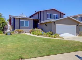 1055 Ashbridge Ln, Harbor City, CA 90710