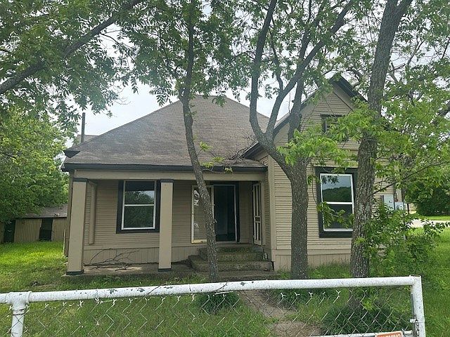 1st image of 515 SW 15th St