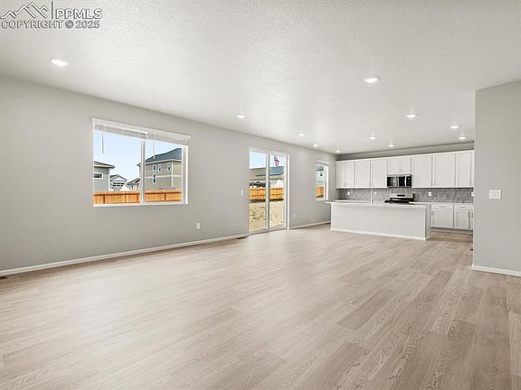 5th image of 10280 Hartwood Dr